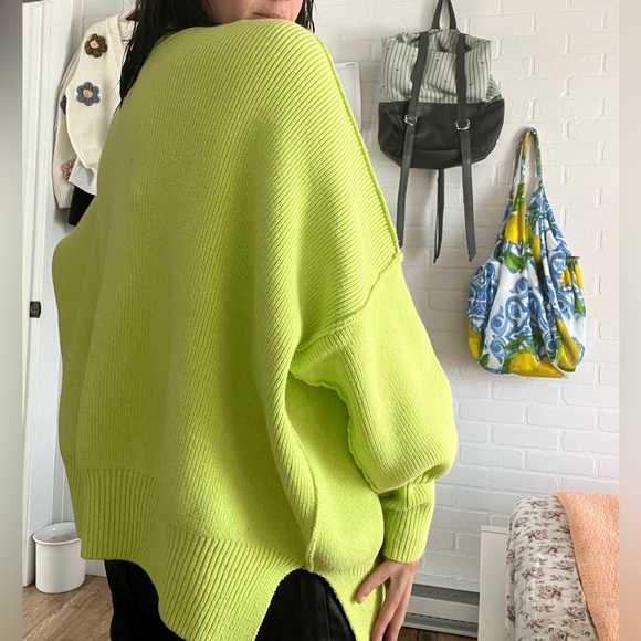Thick lime green sweater - Picture 2 of 3
